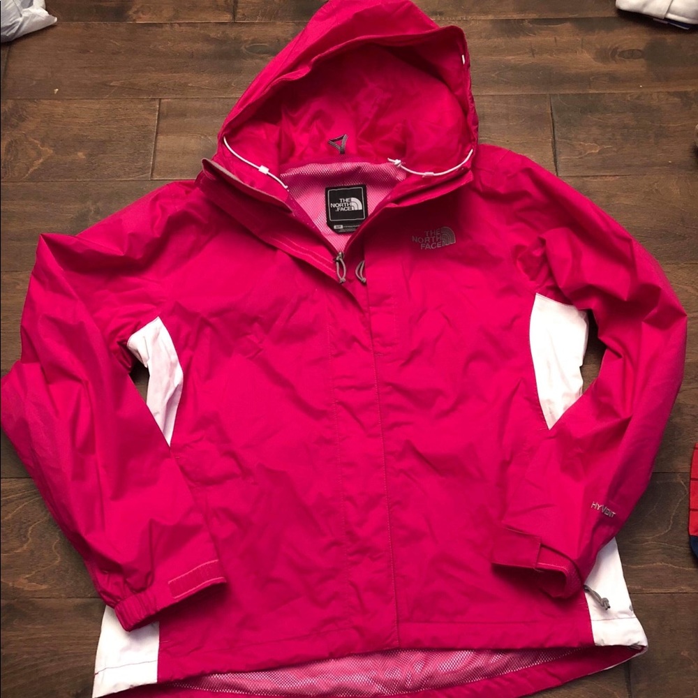 Women’s size small north face pink jacket